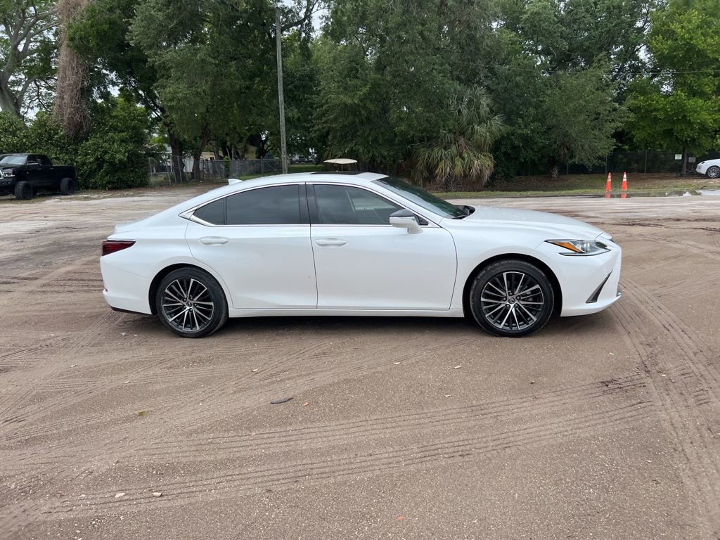 Used 2024 Lexus ES 350 w/ Premium Package image 4
