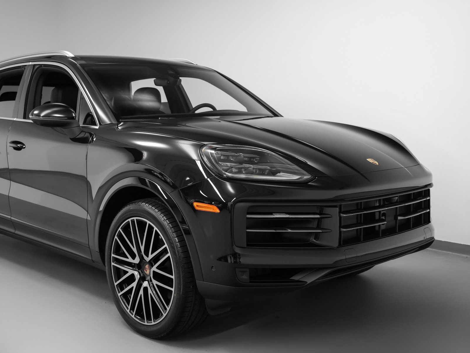 Certified 2025 Porsche Cayenne image 9