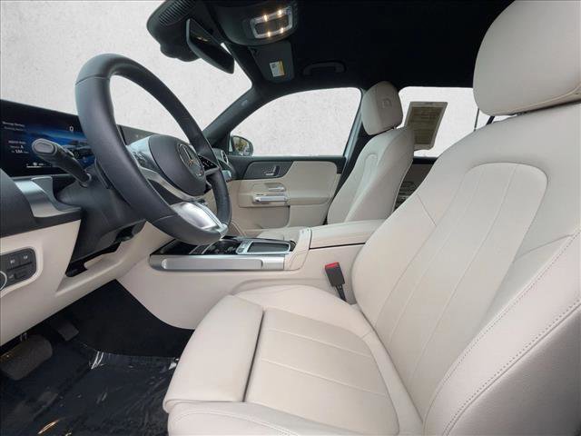 Used 2025 Mercedes-Benz GLB 250 4MATIC image 15