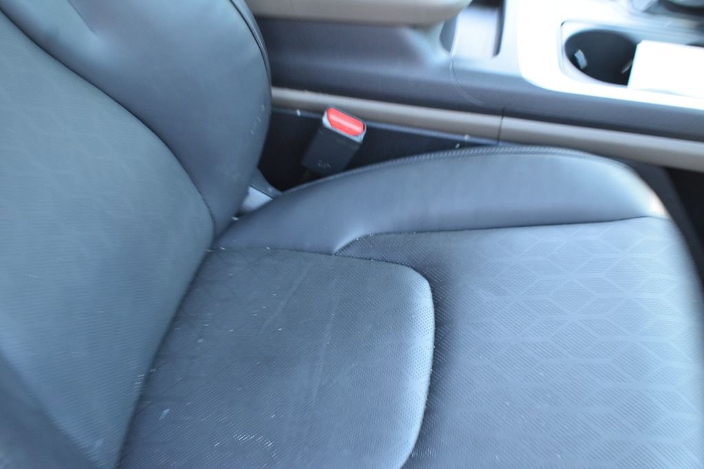 Used 2025 Kia Carnival FWD image 25