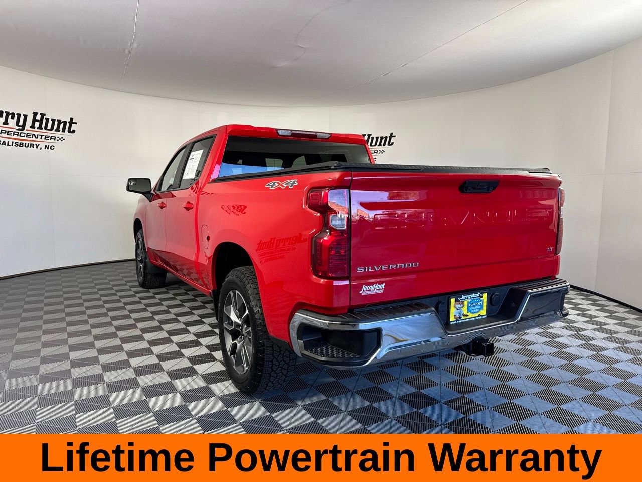 Used 2024 Chevrolet Silverado 1500 LT image 9