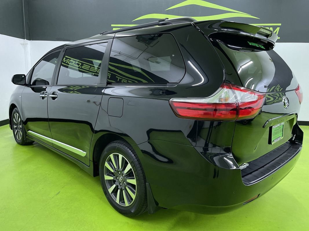Used 2019 Toyota Sienna XLE w/ XLE Navigation Package image 7