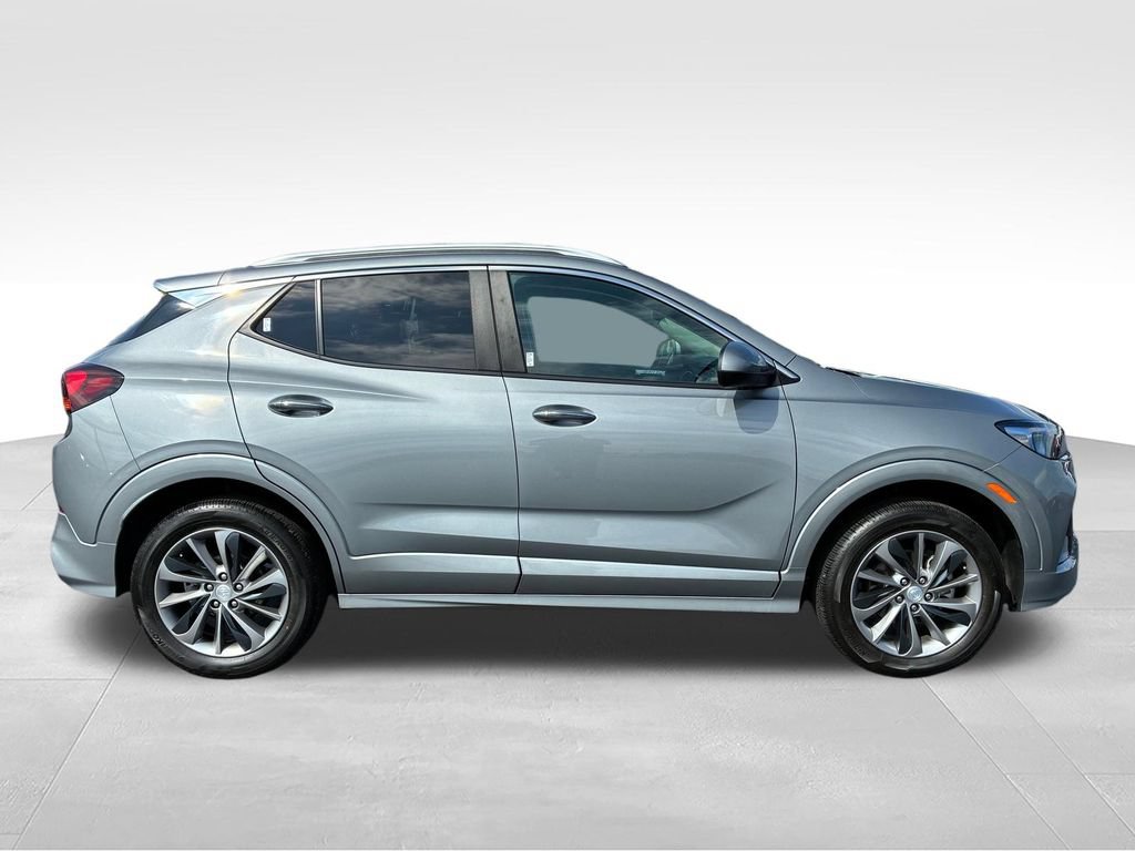 Used 2023 Buick Encore GX Select w/ Sport Touring Package AWD/4WD image 5