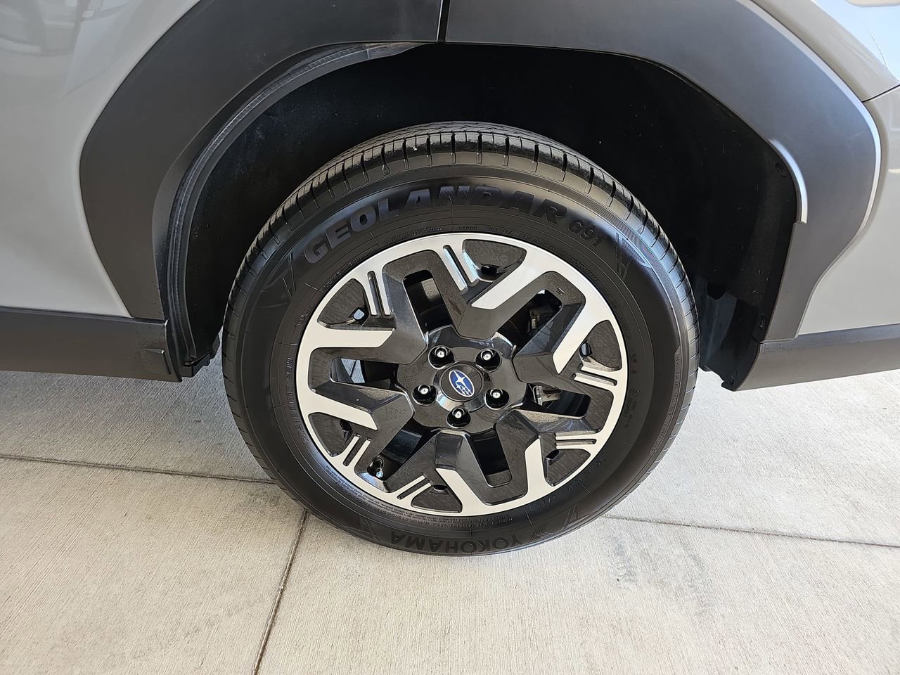 Used 2025 Subaru Forester Premium image 38