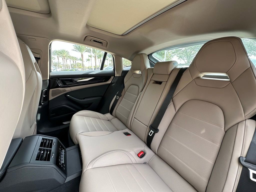 Used 2025 Porsche Panamera 4 image 29