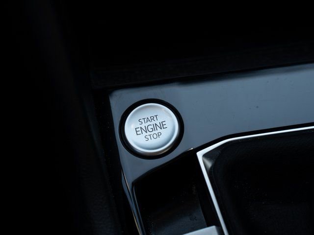 Certified 2024 Volkswagen Taos SE image 28