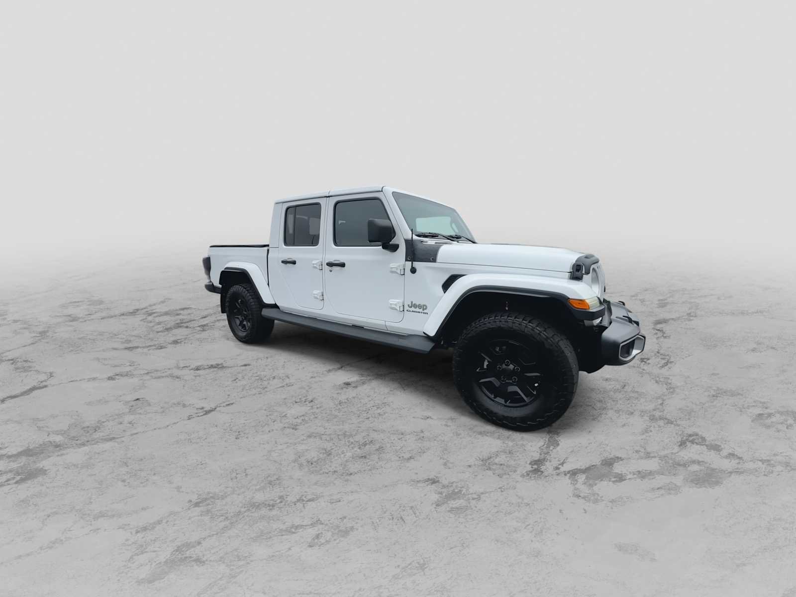 Used 2020 Jeep Gladiator Overland w/ Uconnect 4C Nav & Sound Group image 2
