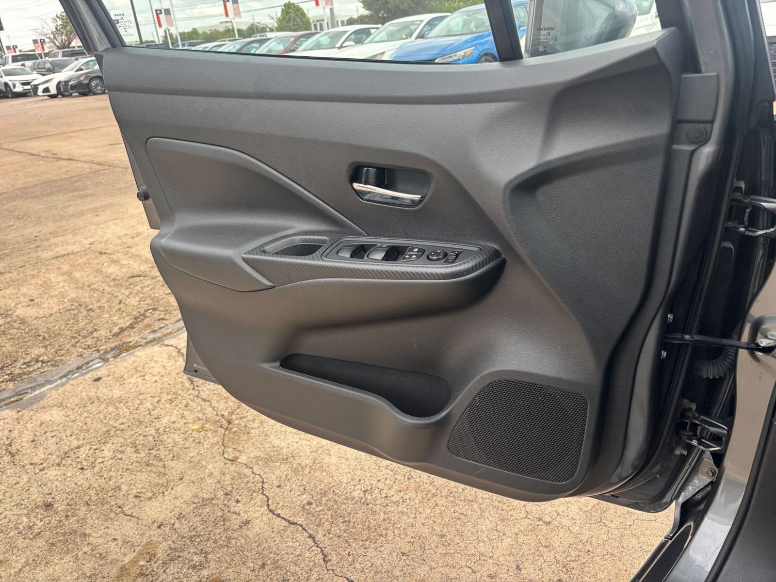 Used 2025 Nissan Versa SV FWD image 18