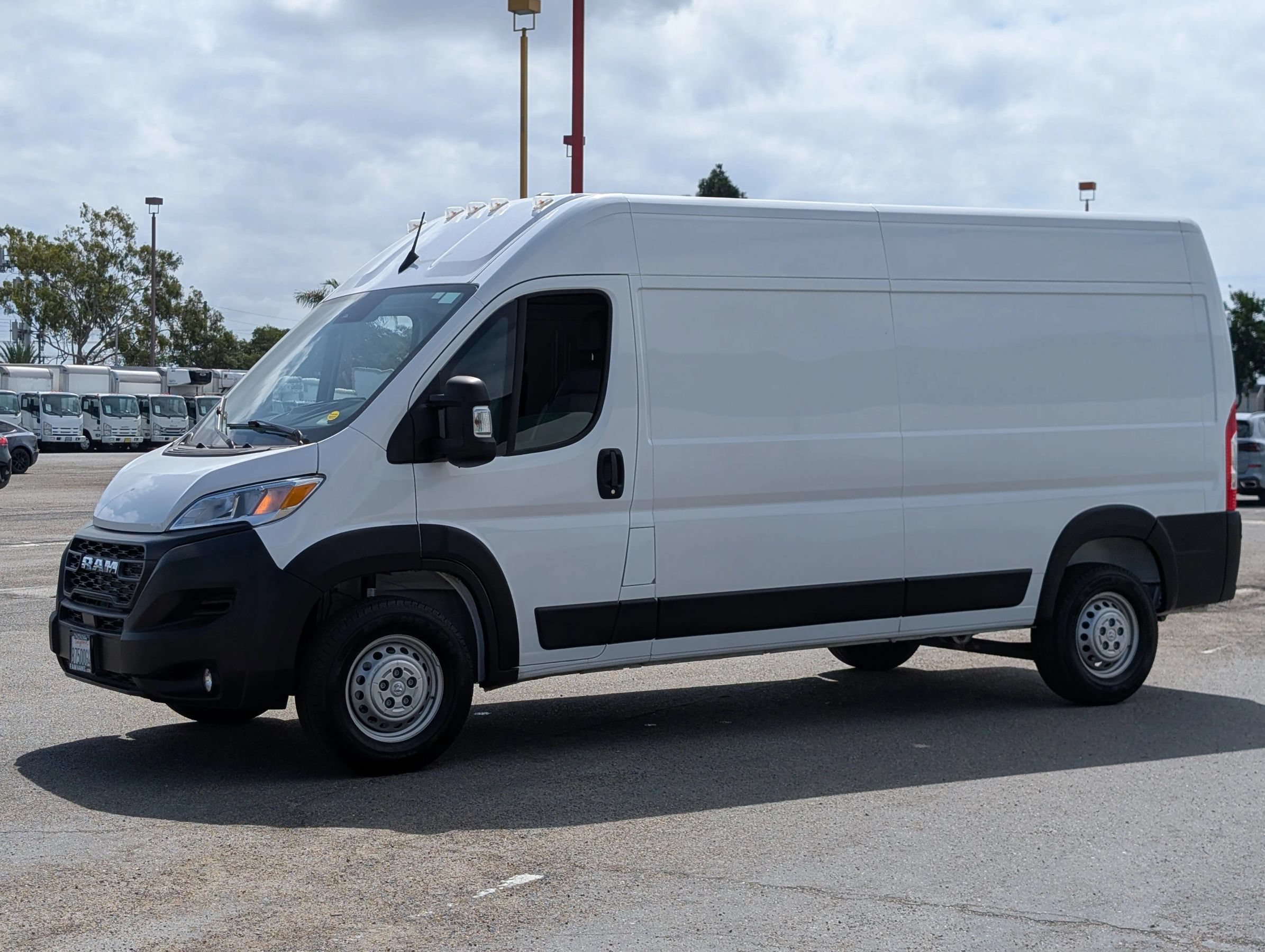 Used 2026 RAM ProMaster 2500 w/ Convenience Group FWD image 3