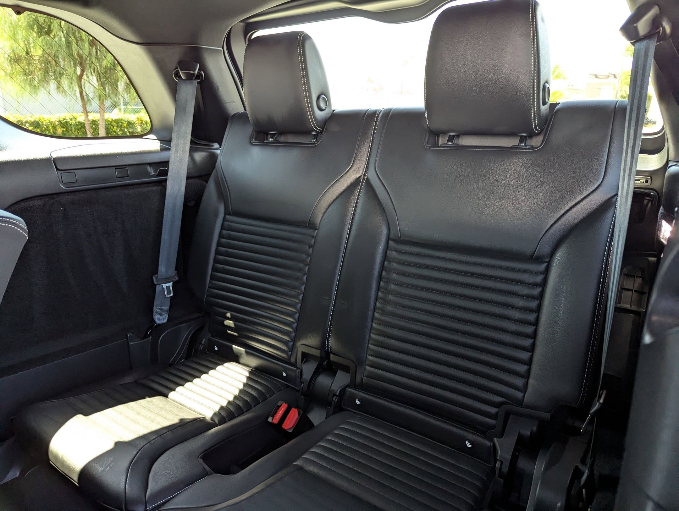 Used 2023 Land Rover Discovery S R-Dynamic image 33