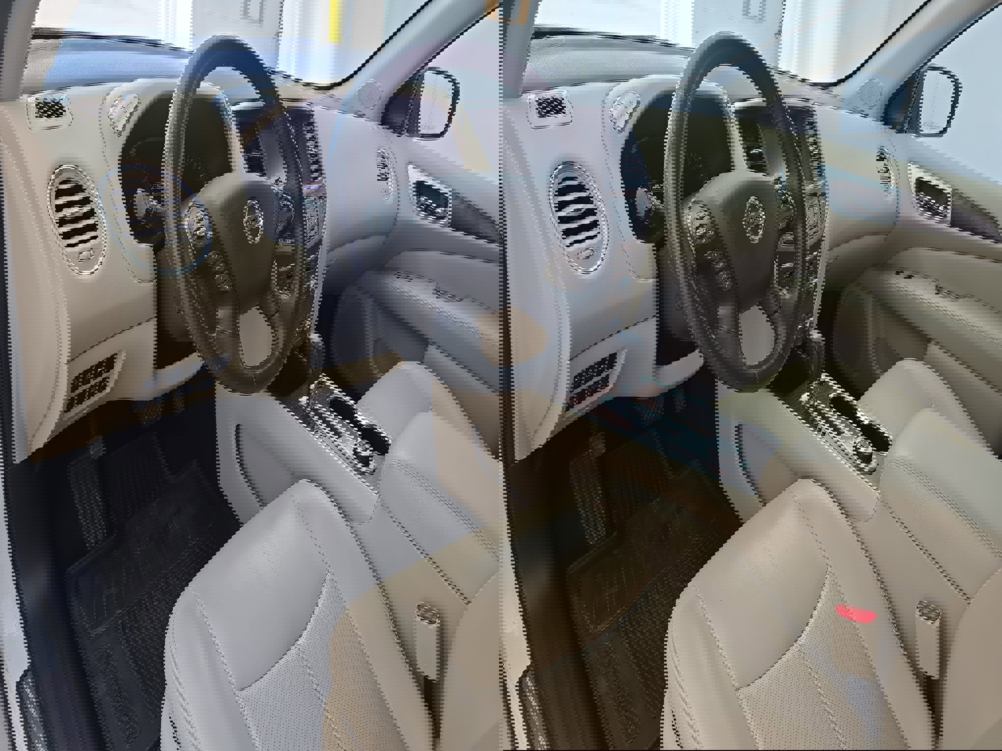 Used 2020 Nissan Pathfinder Platinum image 18