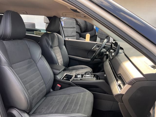 Used 2023 Mitsubishi Outlander SE FWD image 32