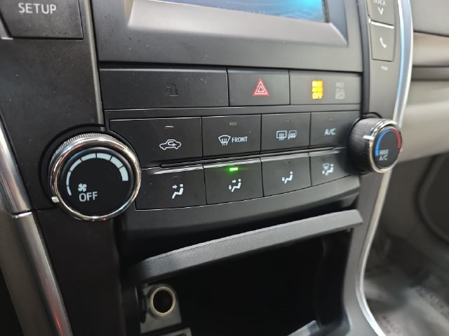 Used 2016 Toyota Camry LE FWD image 22