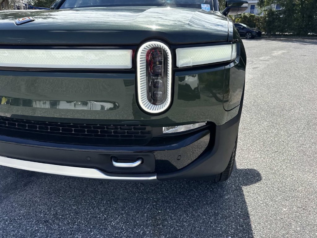Used 2024 Rivian R1S Adventure Dual AWD/4WD image 10