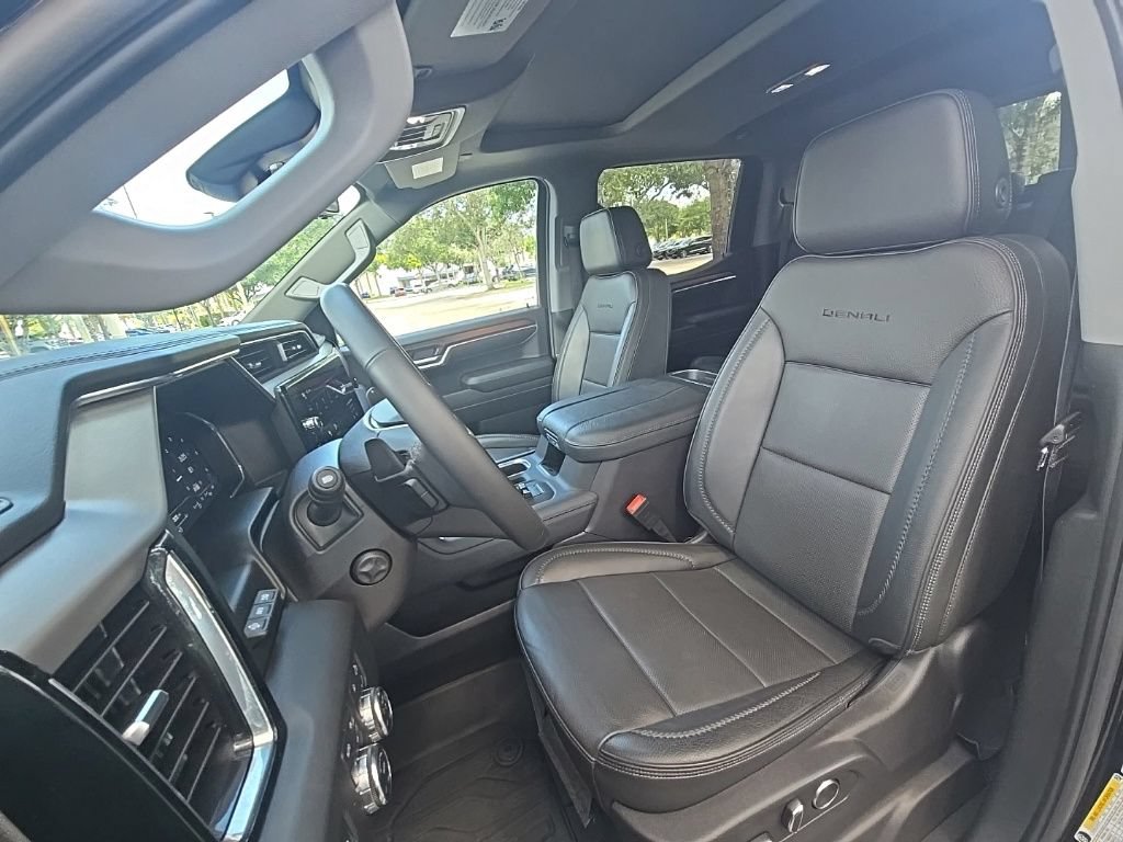 Used 2024 GMC Sierra 1500 Denali w/ Technology Package AWD/4WD image 18