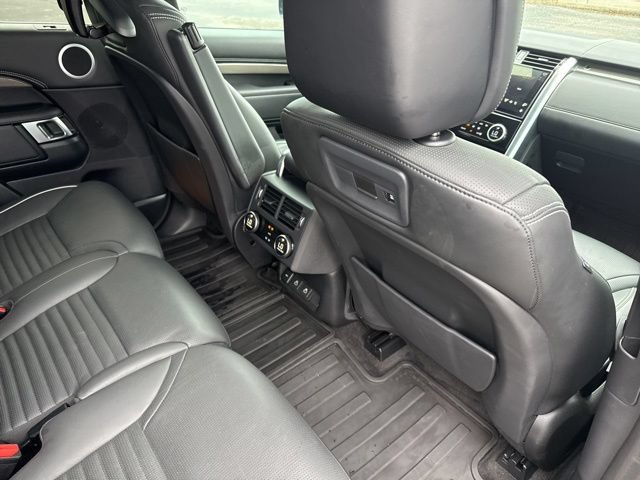 Used 2024 Land Rover Discovery Metropolitan Edition AWD/4WD image 17