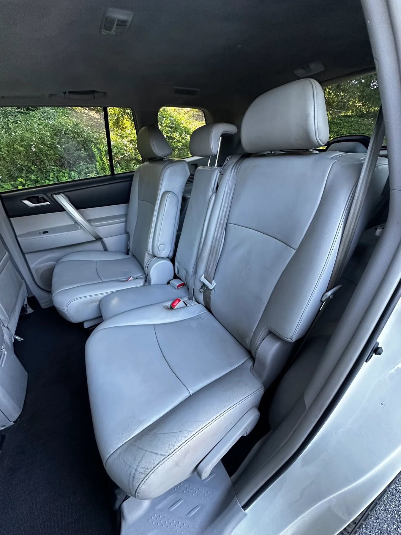 Used 2013 Toyota Highlander SE FWD image 18