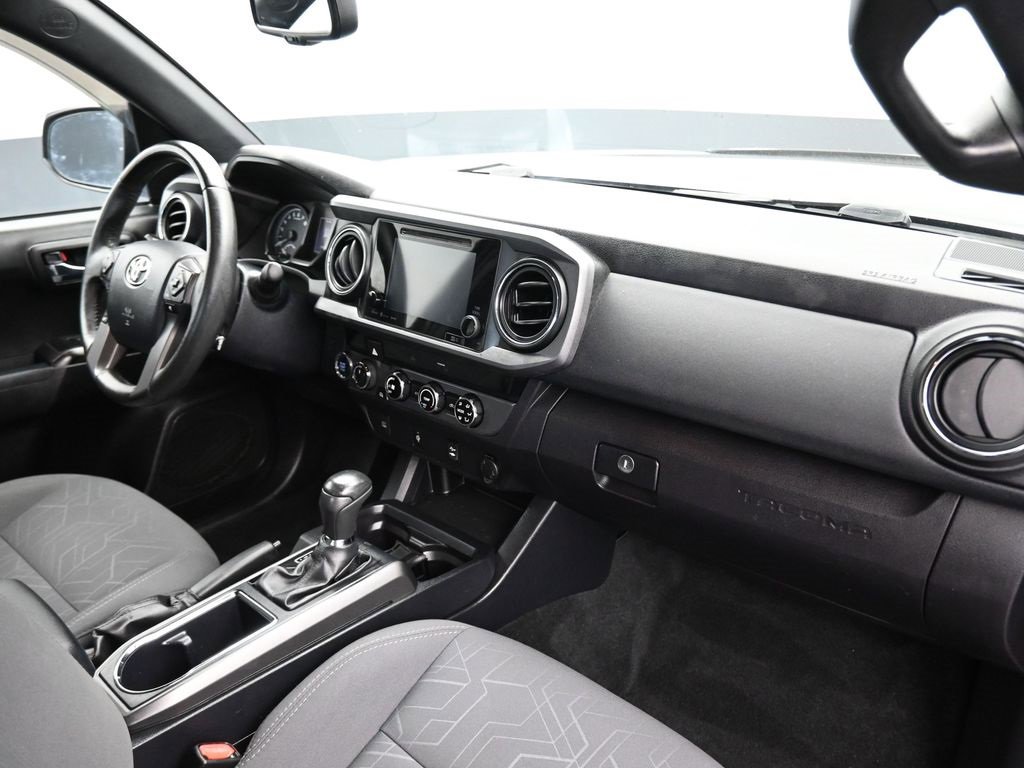 Used 2017 Toyota Tacoma TRD Off-Road image 47