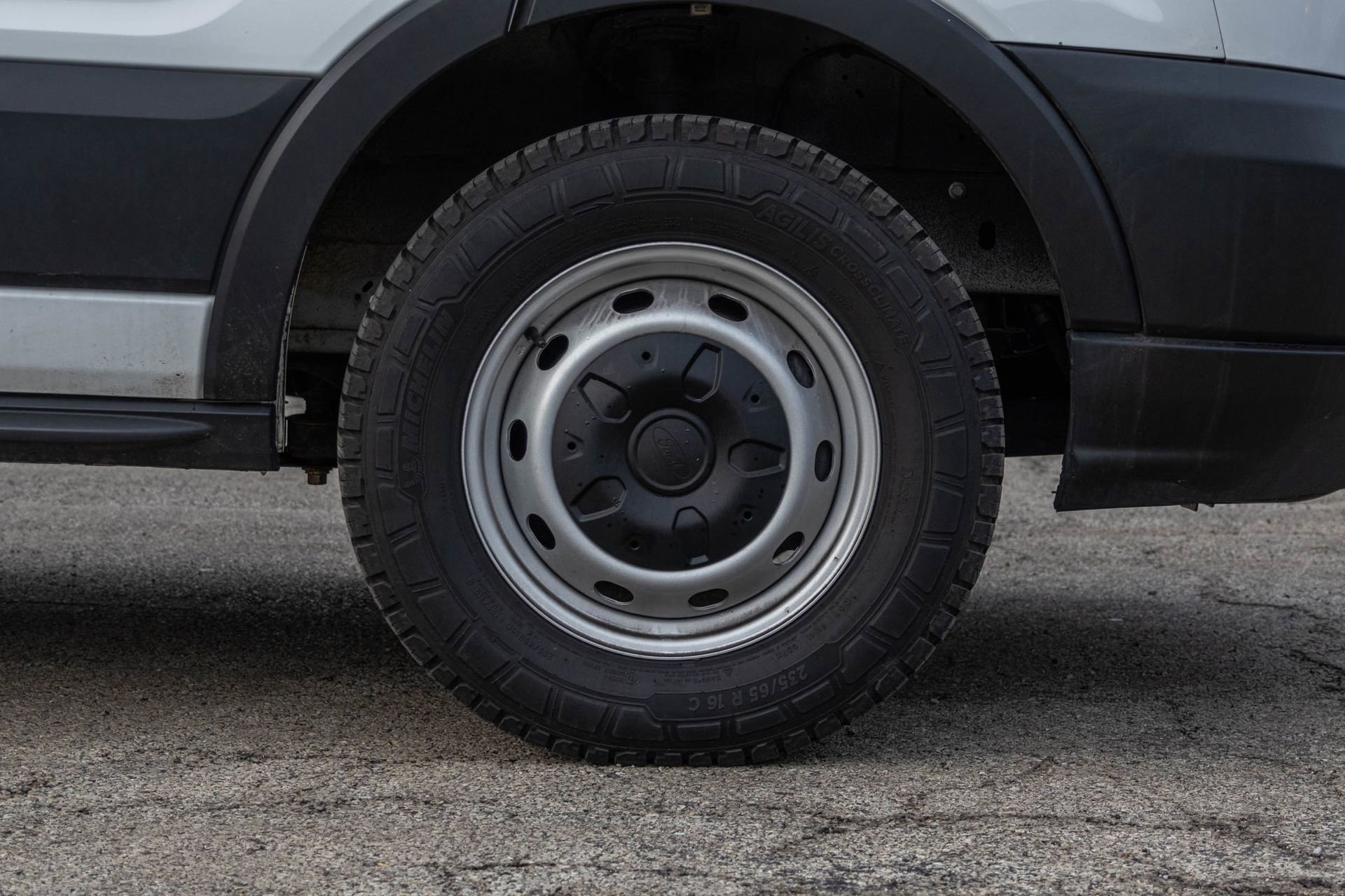 Used 2019 Ford Transit 250 130 Medium Roof image 33