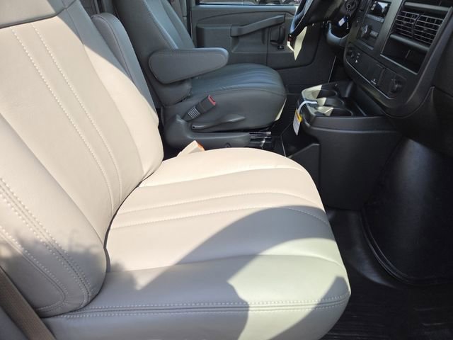 New 2026 Chevrolet Express 2500 w/ Driver Convenience Package RWD image 21