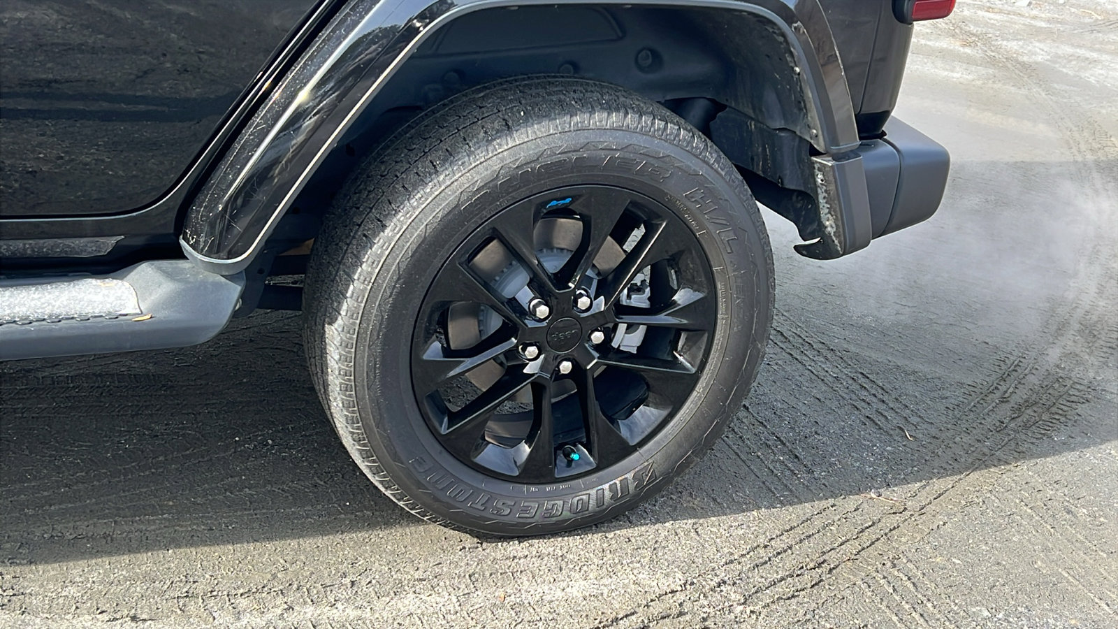 Used 2023 Jeep Wrangler Sahara w/ Cold Weather Group image 12