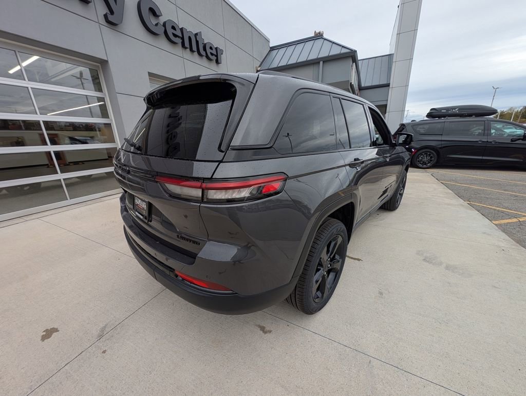 New 2025 Jeep Grand Cherokee Limited w/ Black Appearance Package image 6