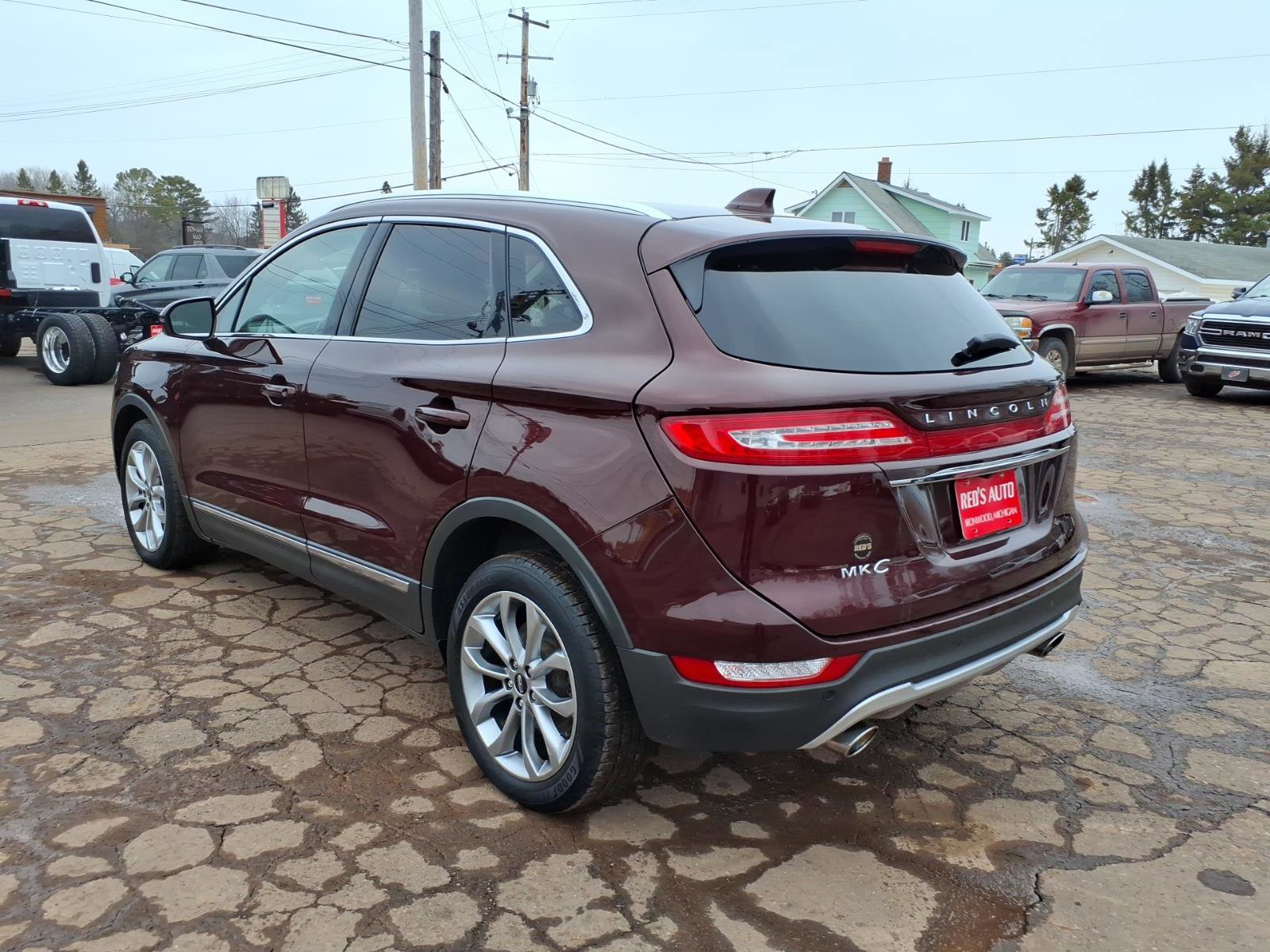 Used 2019 Lincoln MKC Select w/ Vista Value Package image 3