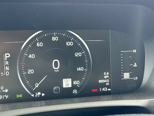 Used 2018 Volvo XC90 T5 Momentum w/ Convenience Package AWD/4WD image 18