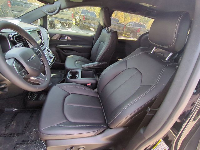 New 2026 Chrysler Pacifica Select FWD image 22