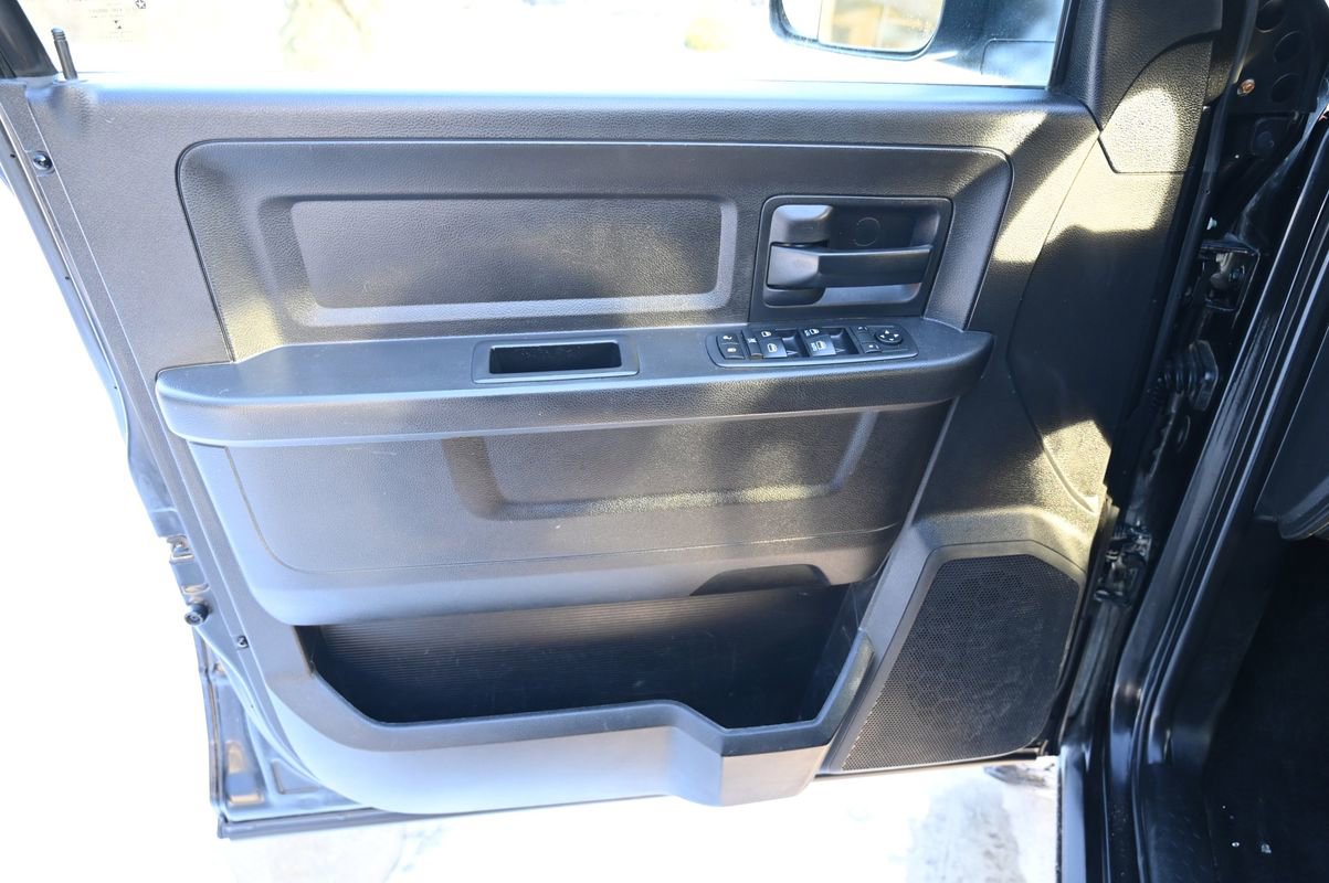 Used 2018 RAM 2500 Tradesman w/ Chrome Appearance Group image 15