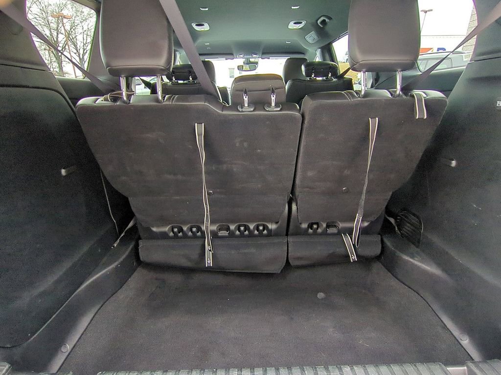 Used 2025 Chrysler Pacifica Select image 28