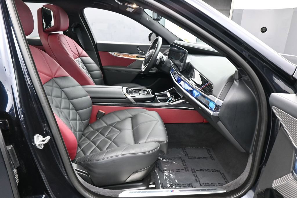 Used 2025 BMW 740i xDrive AWD/4WD image 48