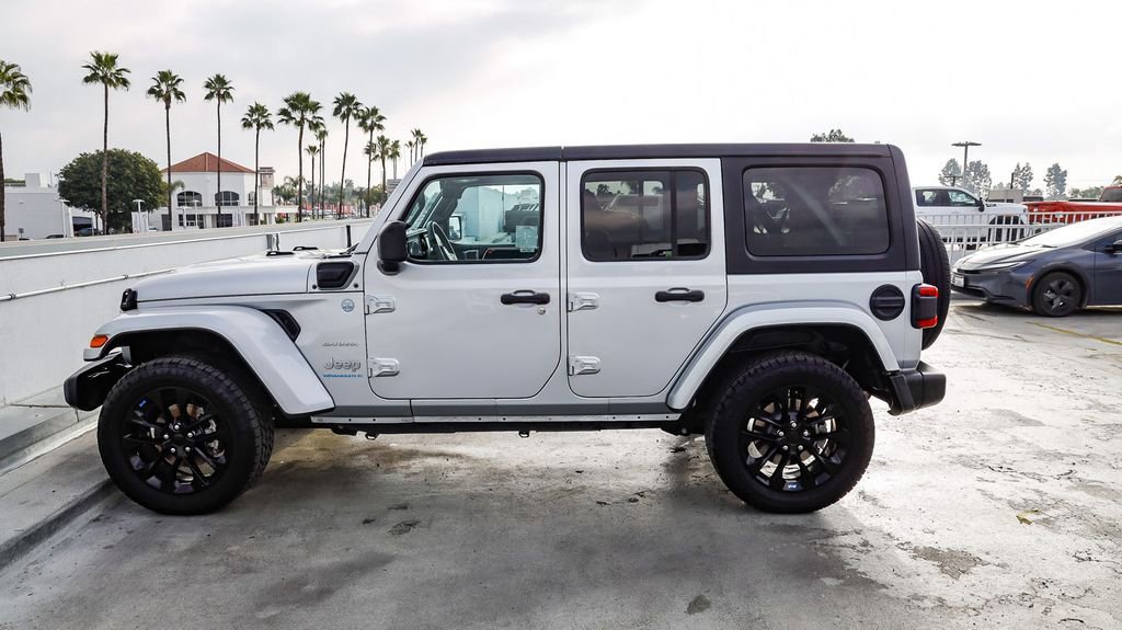 Used 2023 Jeep Wrangler Unlimited Sahara image 14
