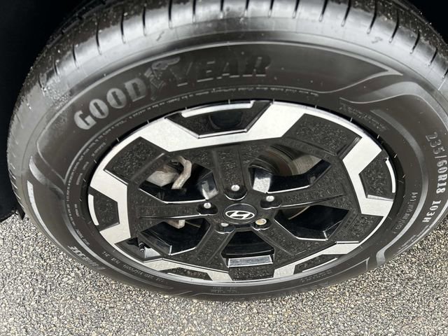 Certified 2024 Hyundai Santa Fe SEL image 9