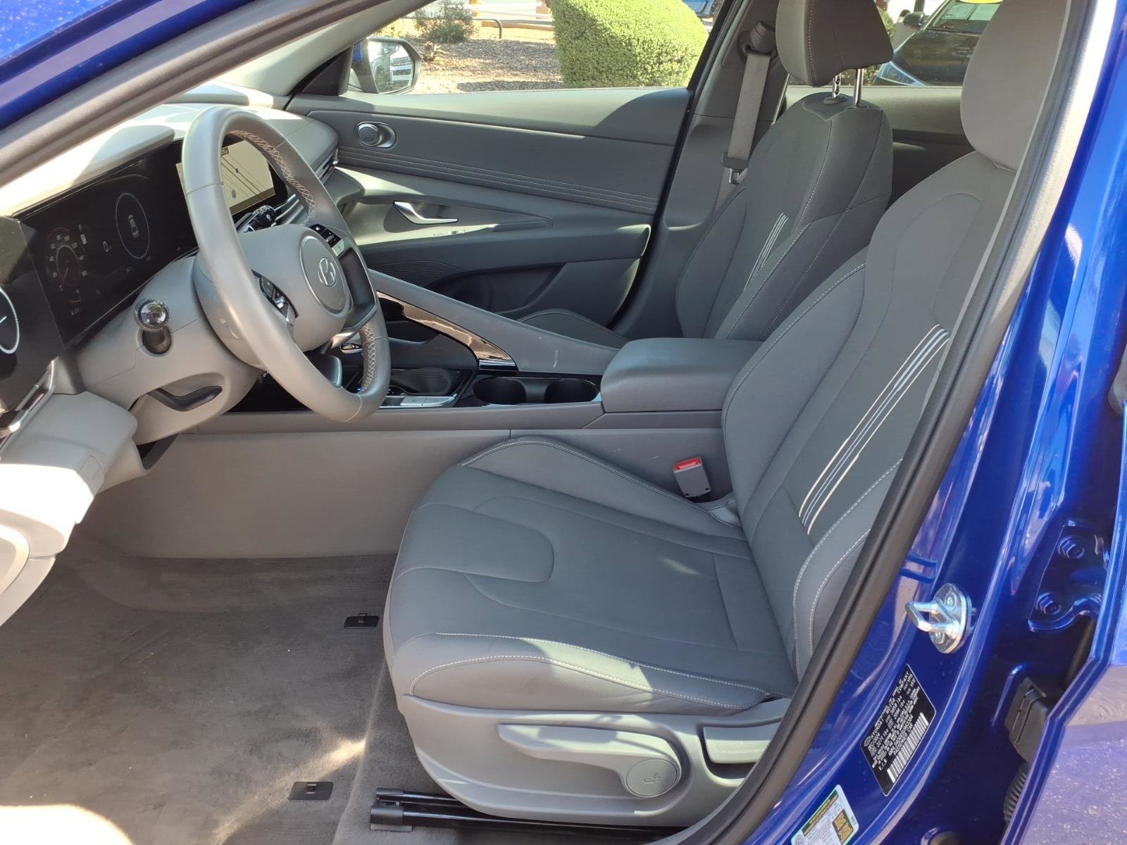 Certified 2025 Hyundai Elantra SEL image 12