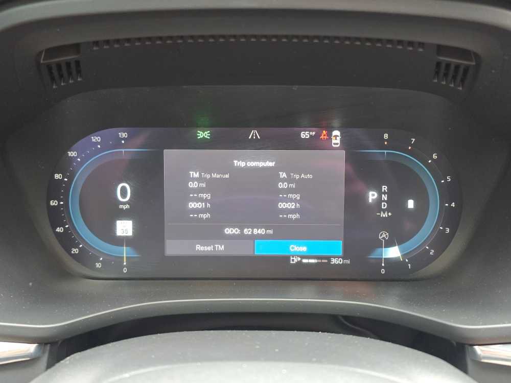 Used 2023 Volvo XC60 B5 Plus AWD/4WD image 14
