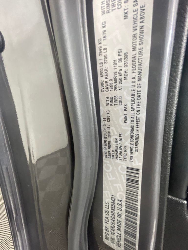 Certified 2024 Jeep Grand Cherokee L Laredo AWD/4WD image 12