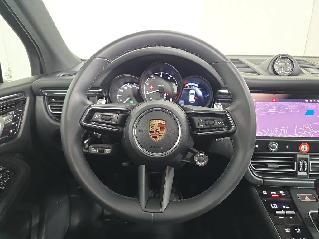 Certified 2026 Porsche Macan AWD/4WD image 14
