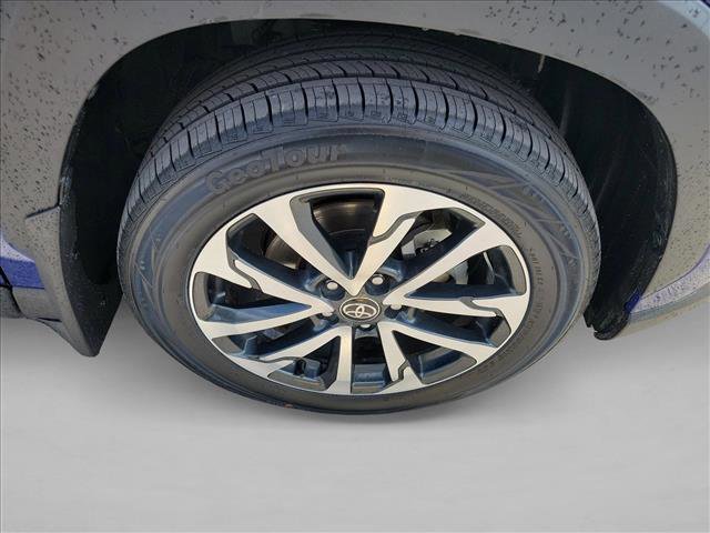 Used 2024 Toyota Corolla Cross XLE w/ Convenience Package image 10