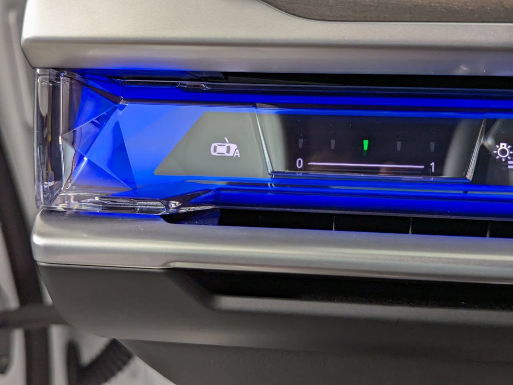 Certified 2024 BMW 760i xDrive AWD/4WD image 20