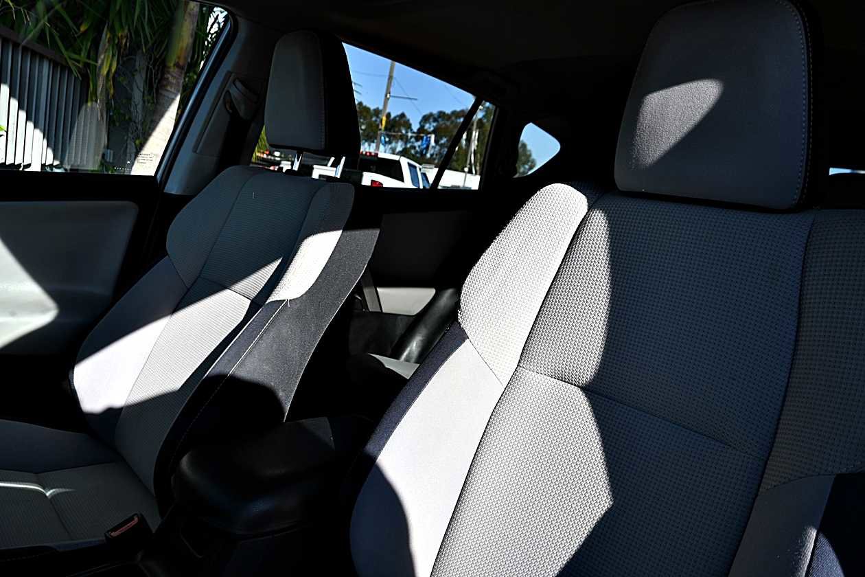 Used 2016 Toyota RAV4 XLE AWD/4WD image 16