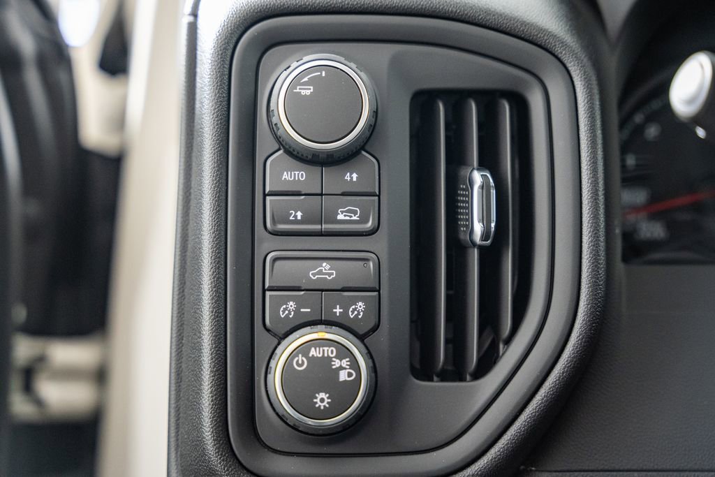 New 2026 Chevrolet Silverado 1500 Custom w/ Turbomax Blackout Package AWD/4WD image 42