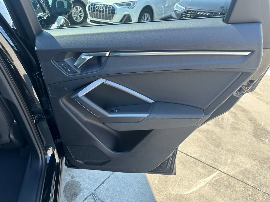 New 2025 Audi Q3 2.0T Premium image 27
