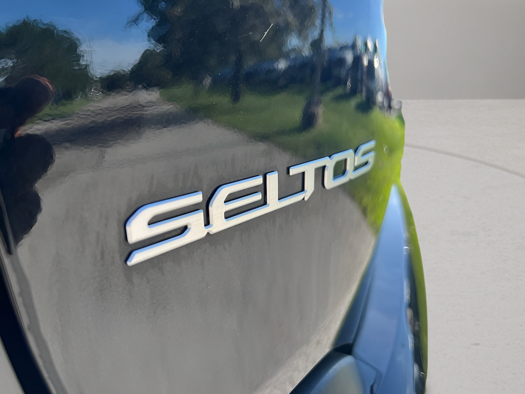 Used 2024 Kia Seltos SX w/ SX Sunroof Package AWD/4WD image 35