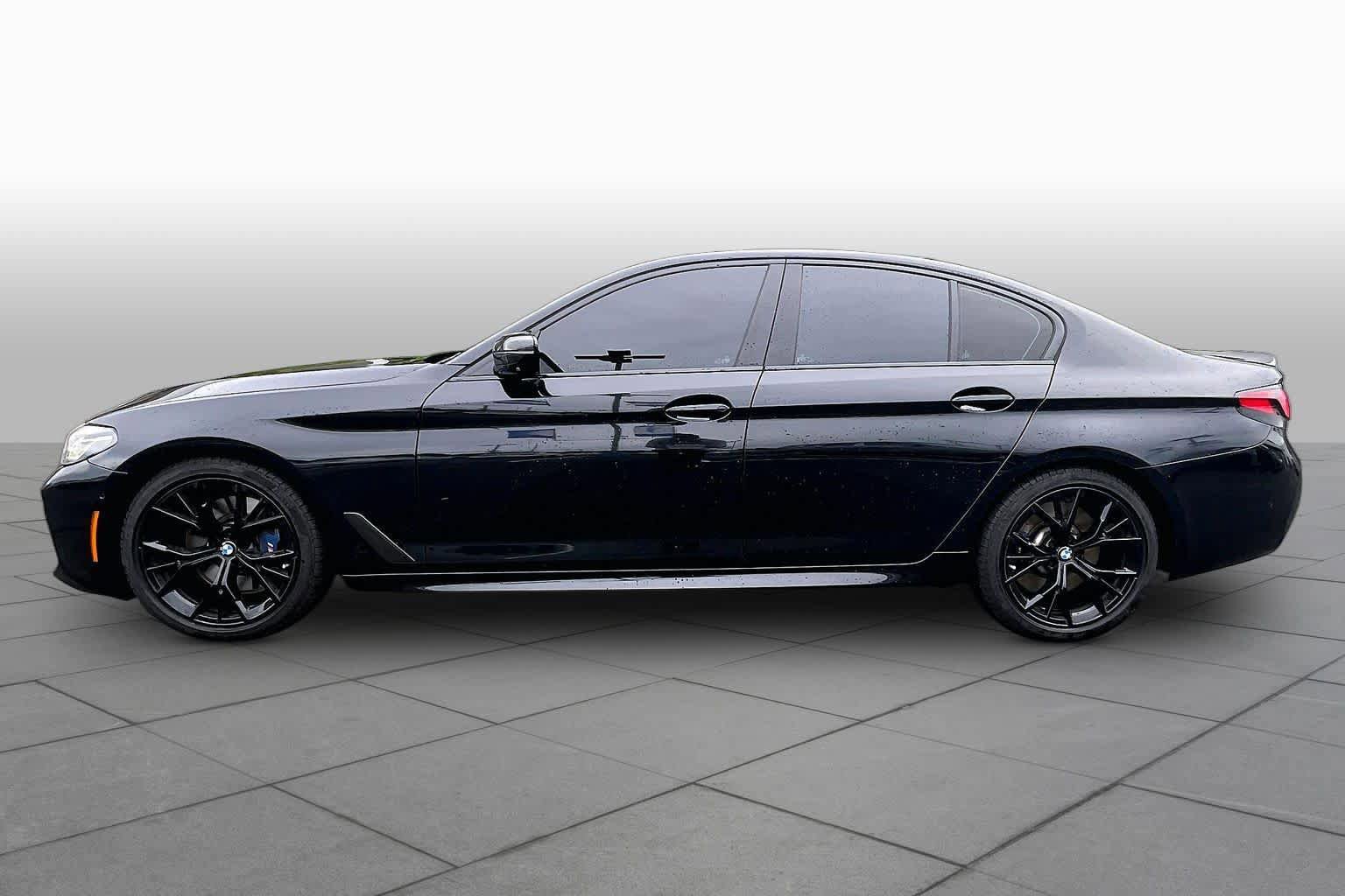 Used 2021 BMW M550i xDrive w/ Premium Package image 32