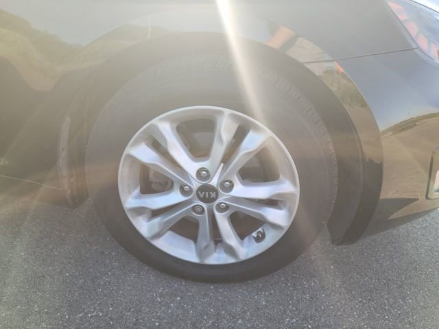 Used 2011 Kia Optima EX w/ Premium Pkg image 9