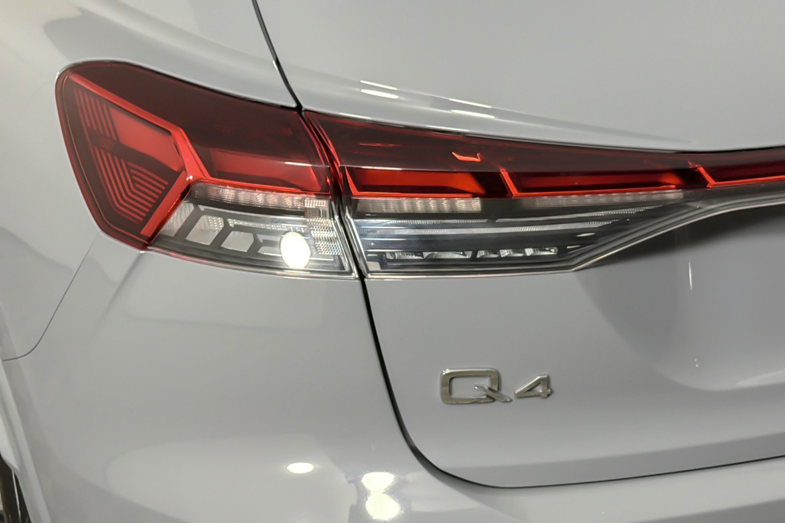 Certified 2023 Audi Q4 e-tron Premium Plus w/ Premium Plus RWD image 27
