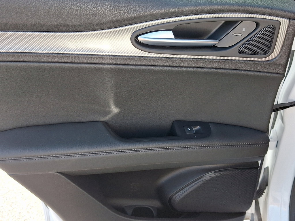 Used 2024 Alfa Romeo Stelvio Ti image 19