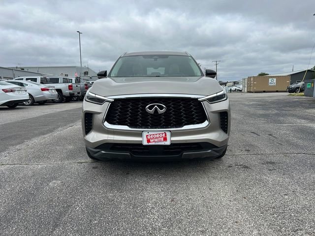 Used 2023 INFINITI QX60 Sensory w/ Vision Package AWD/4WD image 9