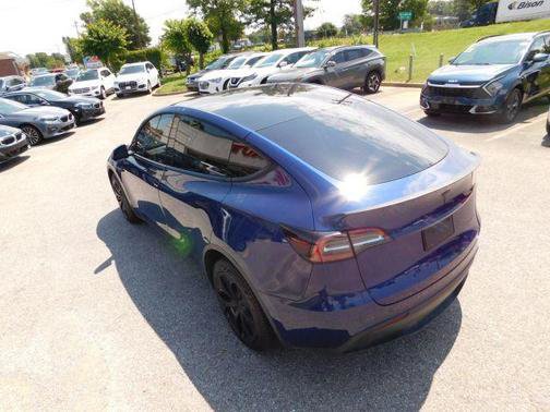 Used 2021 Tesla Model Y Long Range AWD/4WD image 7